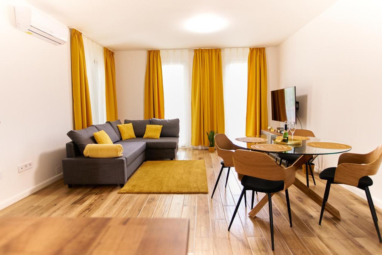 Starlight Bronze Szeged- Exclusive Apartment Luaran gambar
