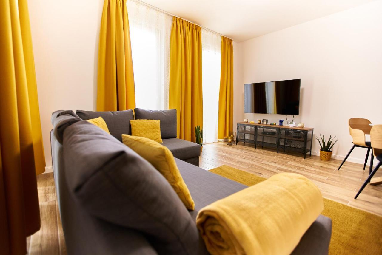 Starlight Bronze Szeged- Exclusive Apartment Luaran gambar