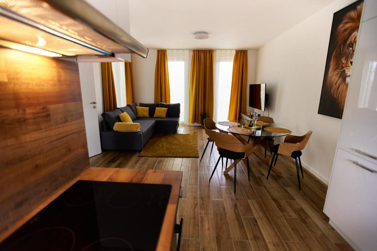 Starlight Bronze Szeged- Exclusive Apartment Luaran gambar