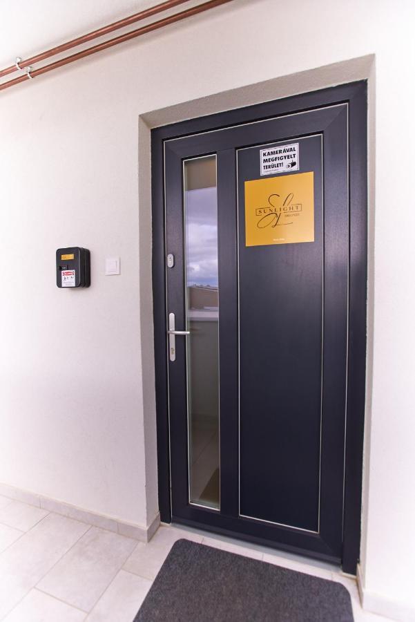Starlight Bronze Szeged- Exclusive Apartment Luaran gambar